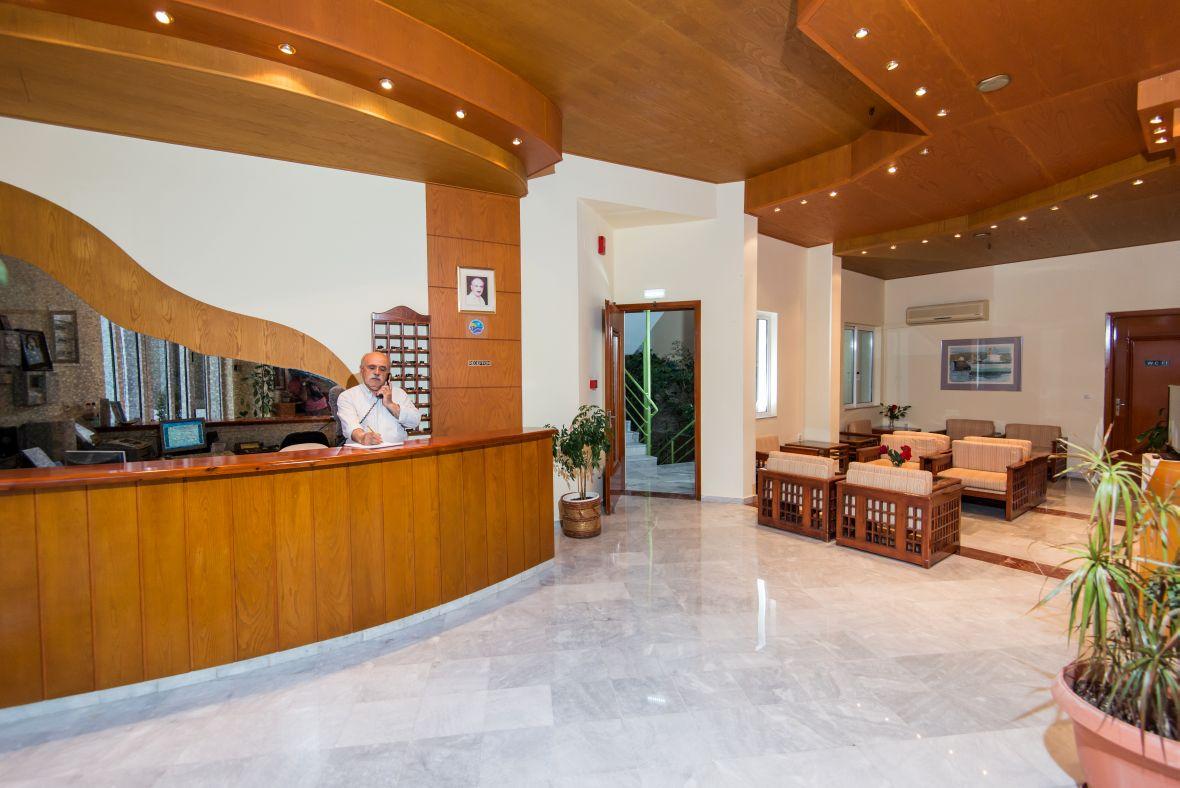Daisy Hotel Apartments Rethymno  Bagian luar foto