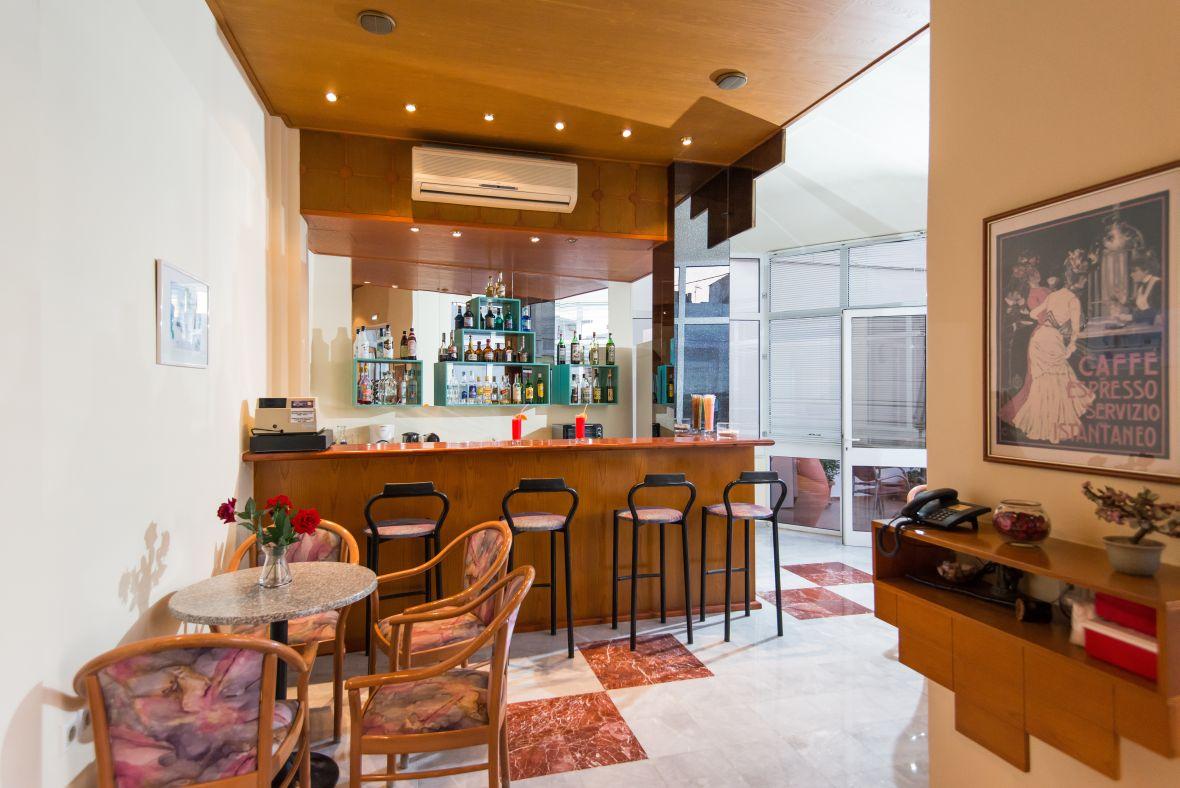 Daisy Hotel Apartments Rethymno  Bagian luar foto