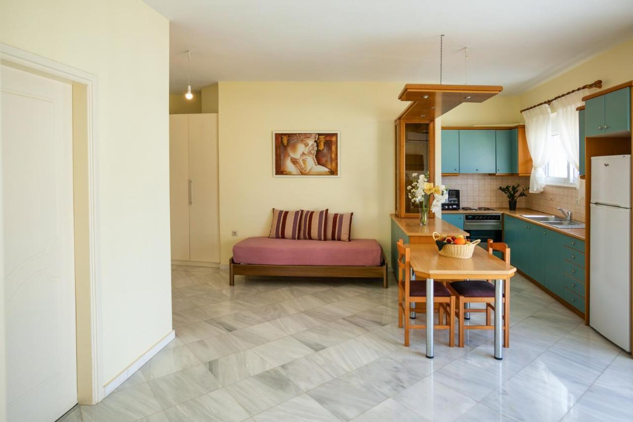 Daisy Hotel Apartments Rethymno  Bagian luar foto