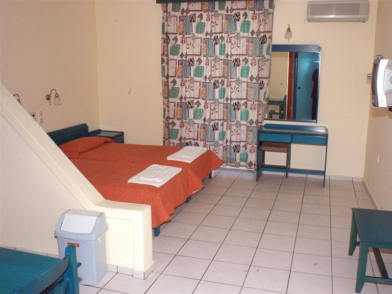 Daisy Hotel Apartments Rethymno  Bagian luar foto